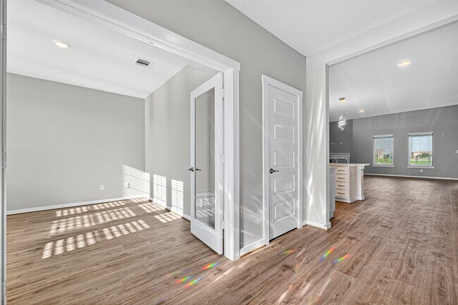 Building Photo - 29535 Red Rocks Pk Dr