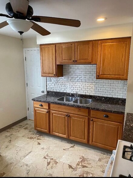 Kitchen - 1 Traymore St