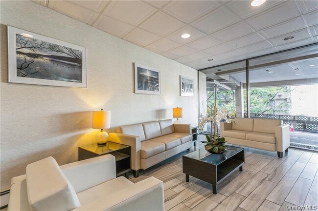 Building Photo - 1116 Warburton Ave