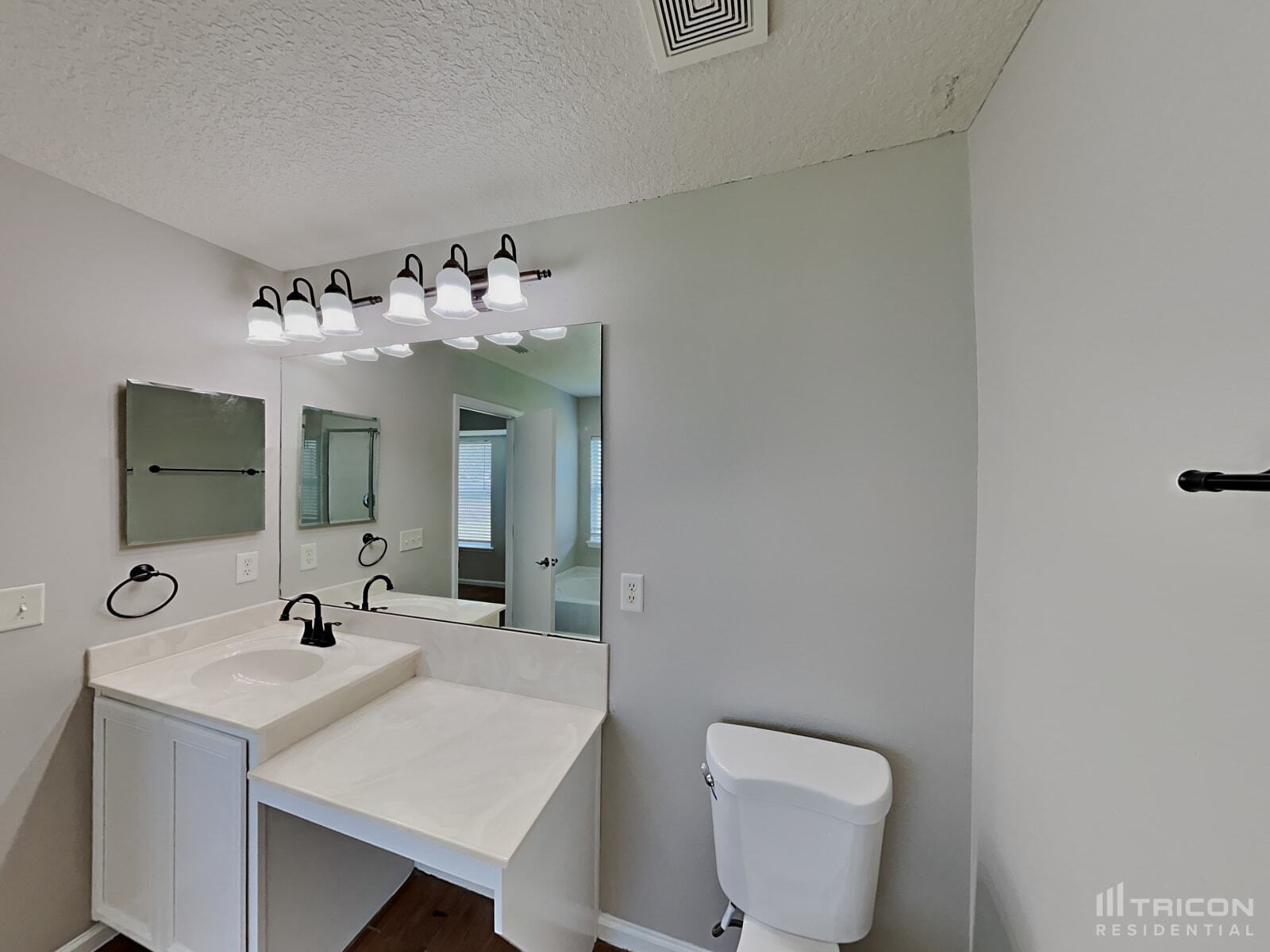 Building Photo - 75013 Brookwood Dr