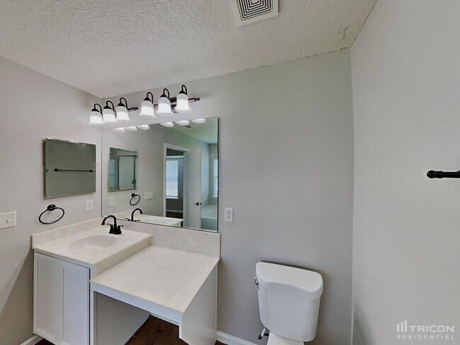 Building Photo - 75013 Brookwood Dr