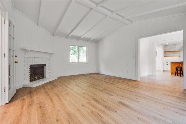 Building Photo - Available Now – Beautiful Carmel Valley Home in Carmel School District