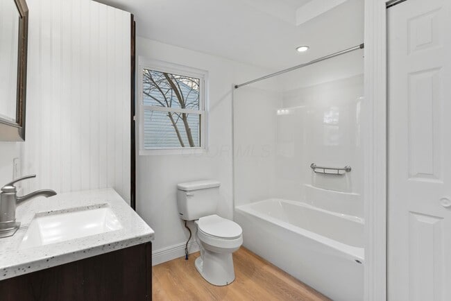 Building Photo - 89 Maple St