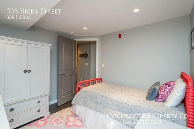 Building Photo - 335 S Hicks St