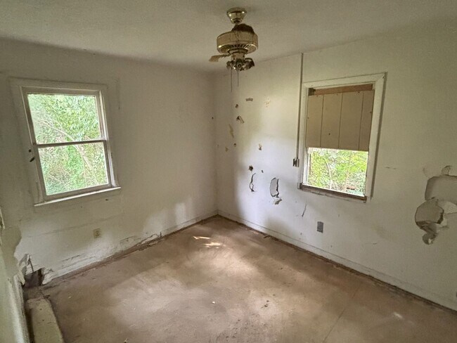Building Photo - 511 Bud Ave