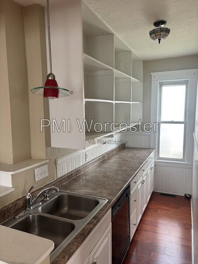 Building Photo - 174 Ingleside Ave