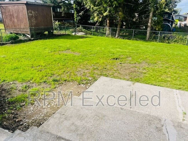 Building Photo - 3808 S 250th St