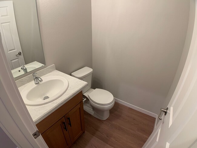Building Photo - Valley View Townhomes