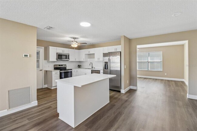Building Photo - 2609 Privada Dr