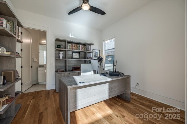 Building Photo - 1609 Onslow Dr
