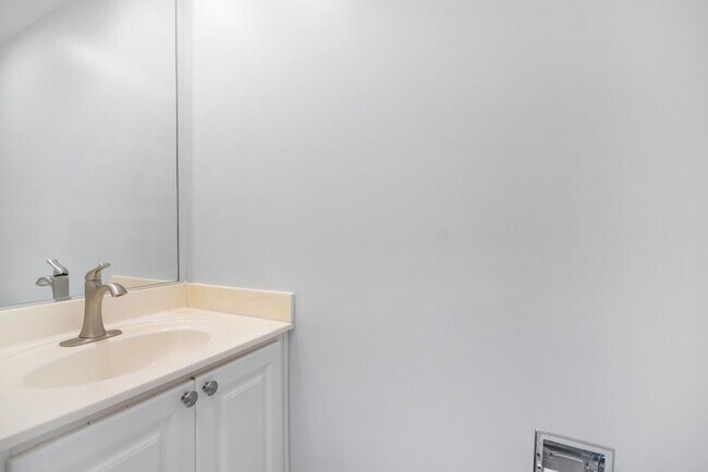 Building Photo - 329 Legare Ct