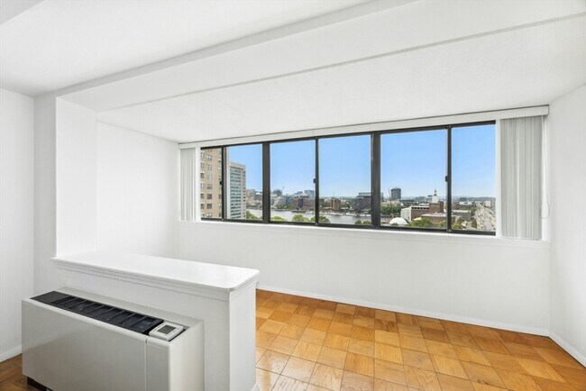 Building Photo - 6 Whittier Pl