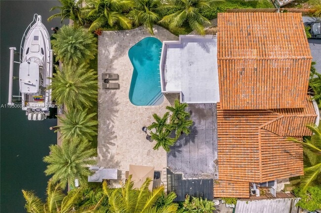 Building Photo - 12515 Palm Rd