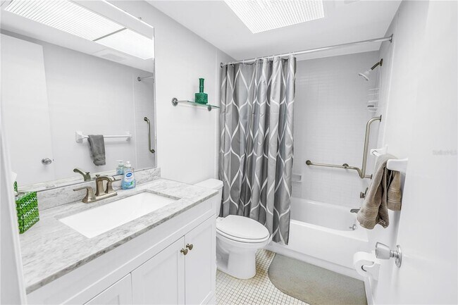 Building Photo - 5575 Gulf Blvd