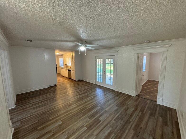 Living Room - 2012 Hurstview Dr