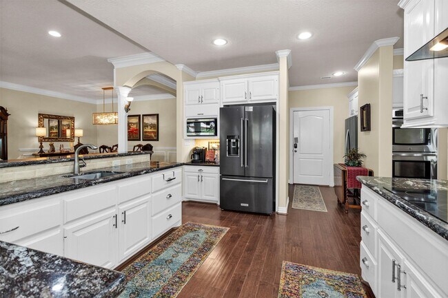 Building Photo - 1502 Wimbledon Dr