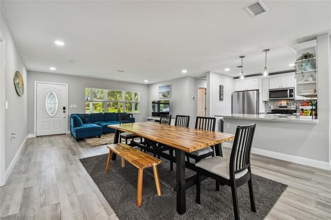 Building Photo - 2221 Calexico Way S