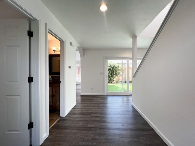 Building Photo - Beautifully Updated 3-Bedroom Home + Bonus Room with Private Backyard Retreat