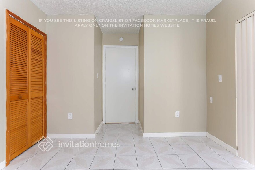 Building Photo - 5790 SW 156th Ct