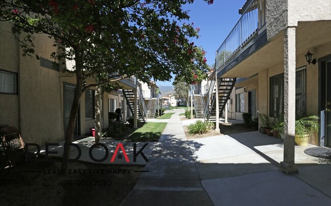 Building Photo - Contemporary One Bedroom with Sunlit, Spac...