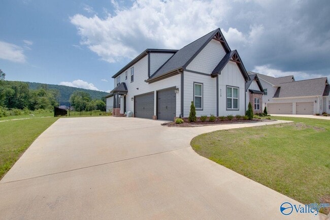 Building Photo - 6128 Pembrook Pond Pl SE