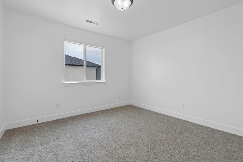 Building Photo - 16037 S Coupler Ln