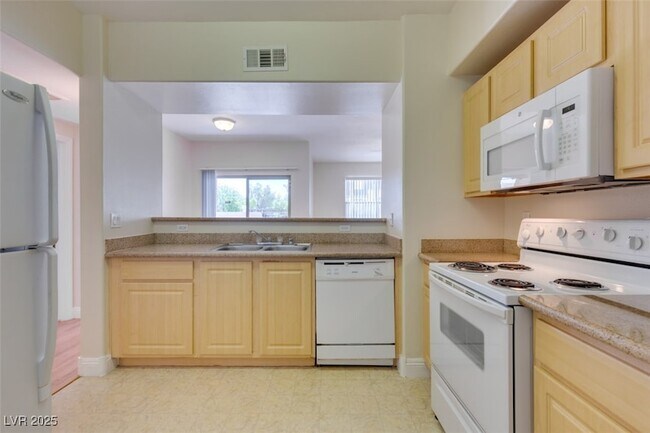 Building Photo - 8000 W Badura Ave
