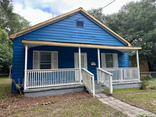 Primary Photo - 1109 Fanning St