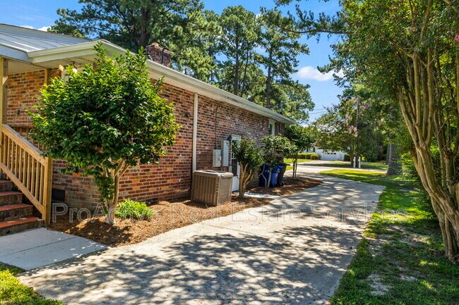 Building Photo - 1155 Melvin Dr