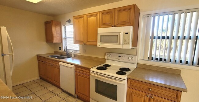 Building Photo - 1048 Hazelwood Dr