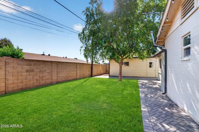 Building Photo - 1007 E Citrus Wy