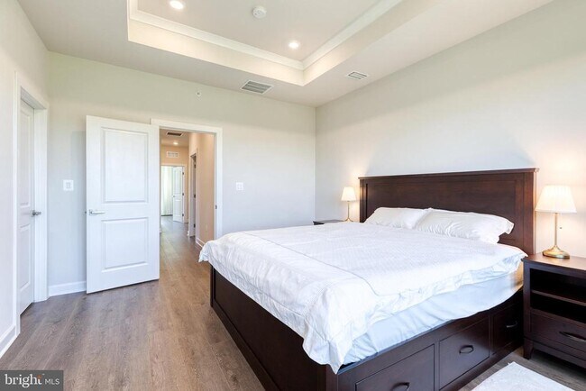 Building Photo - 200 Hickory Holw Ct