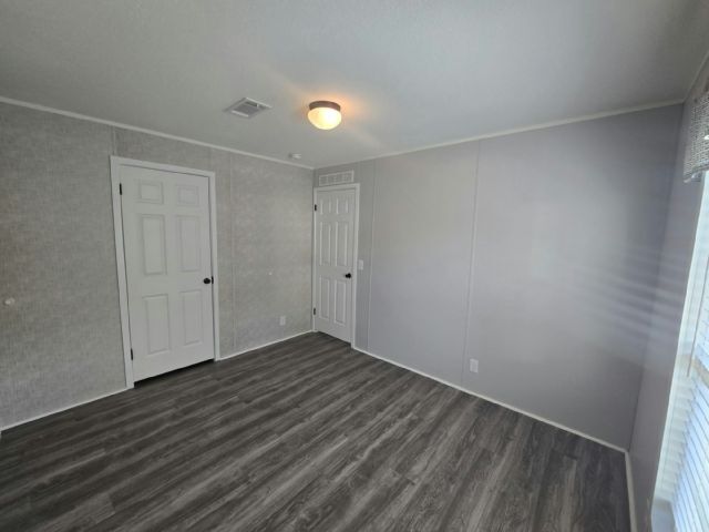 Building Photo - 12344 Seminole Blvd