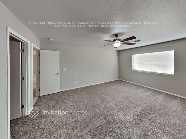 Building Photo - 1039 E Desert Moon Trail