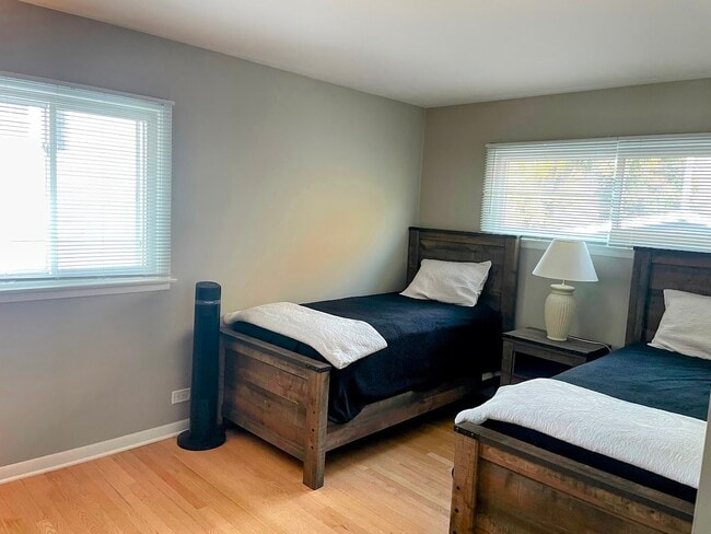 Building Photo - 543 S 7th St