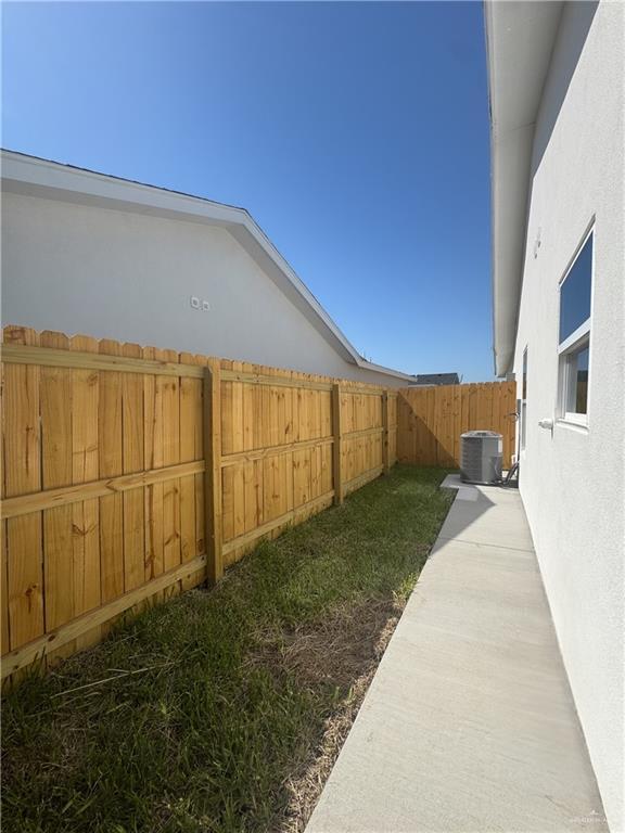 Building Photo - 2113 E San Andrea St