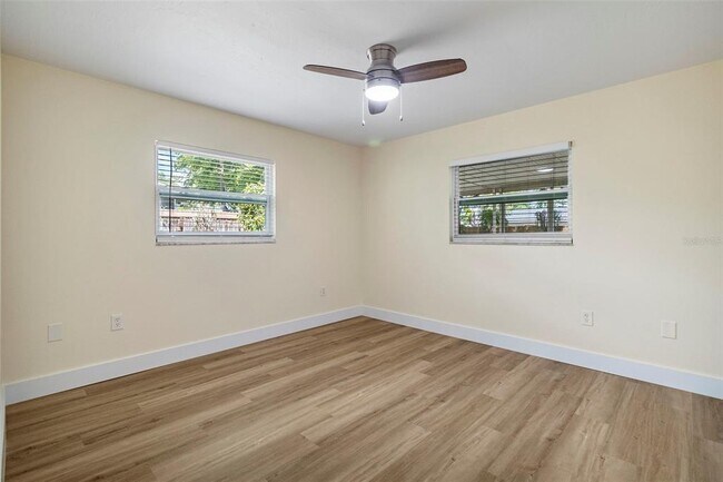 Building Photo - 4087 Vana Dr