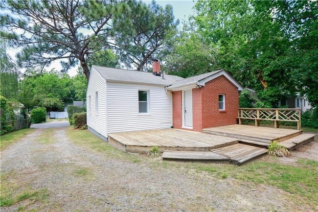 Building Photo - Cozy 2-Bedroom with Modern Upgrades