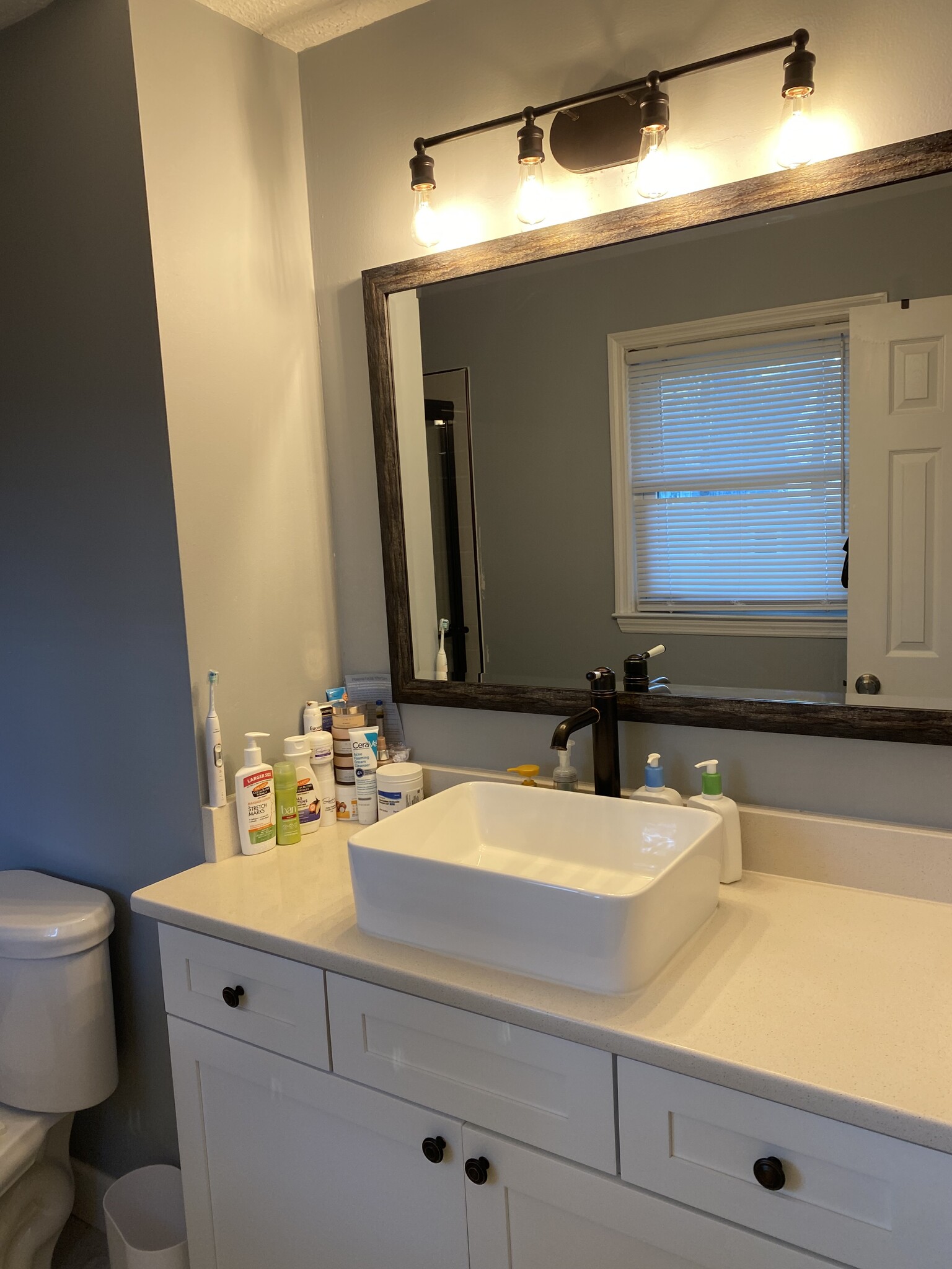 Master bathroom - 6751 Seaford Dr