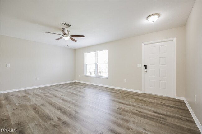 Building Photo - 2016 SE 9th Terrace