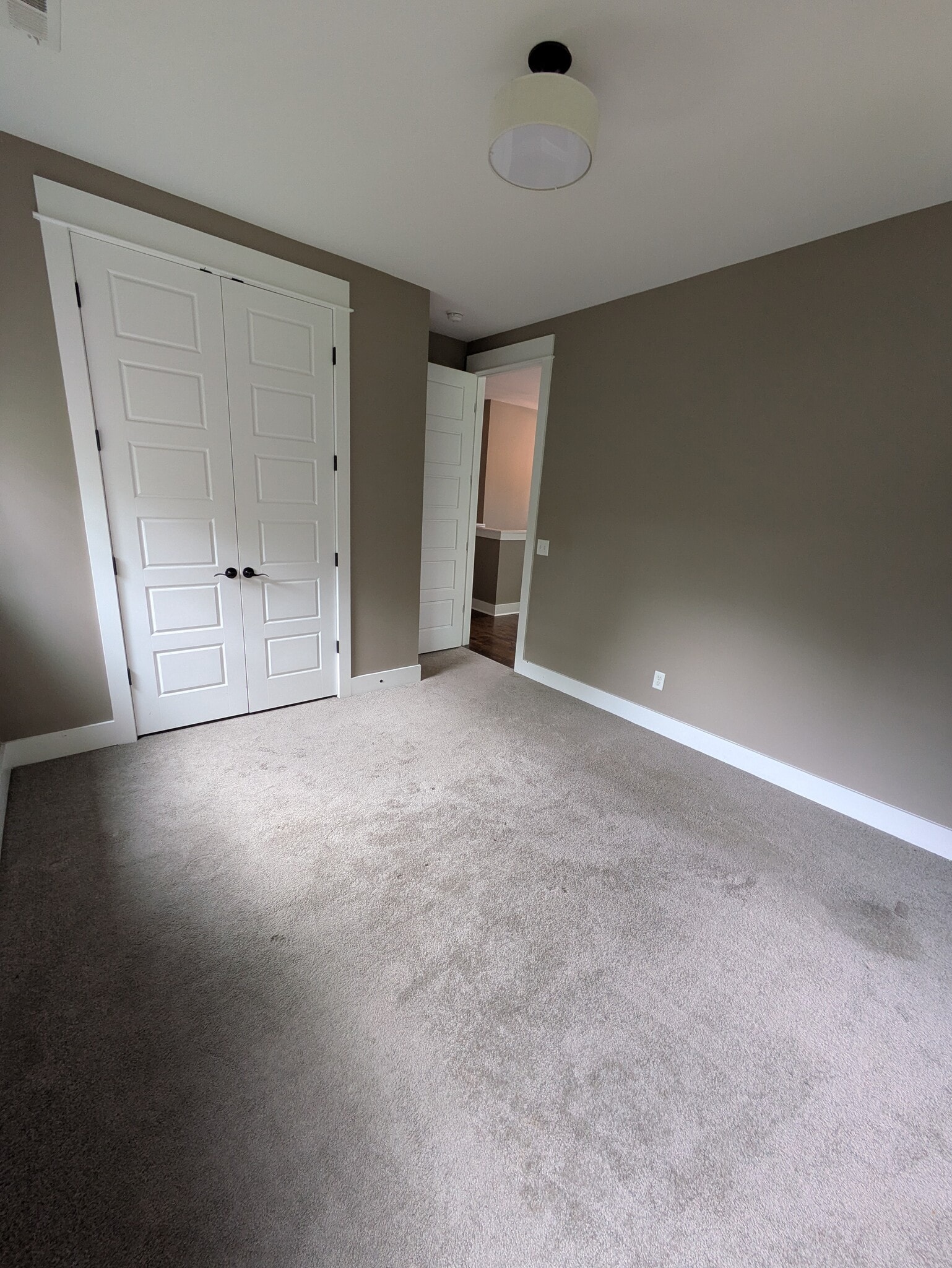 Building Photo - 2024B Straightway Ave