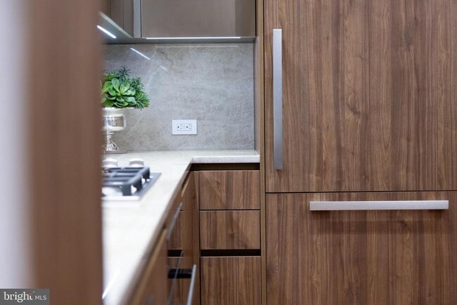 Building Photo - 300 International Drive