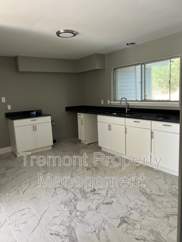 Building Photo - 105 Arlington Terrace