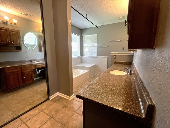 Building Photo - 339 El Toro Ln