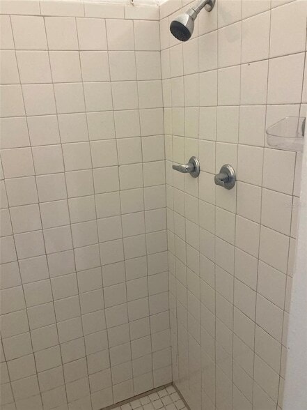 Building Photo - 1401 E Alfred St