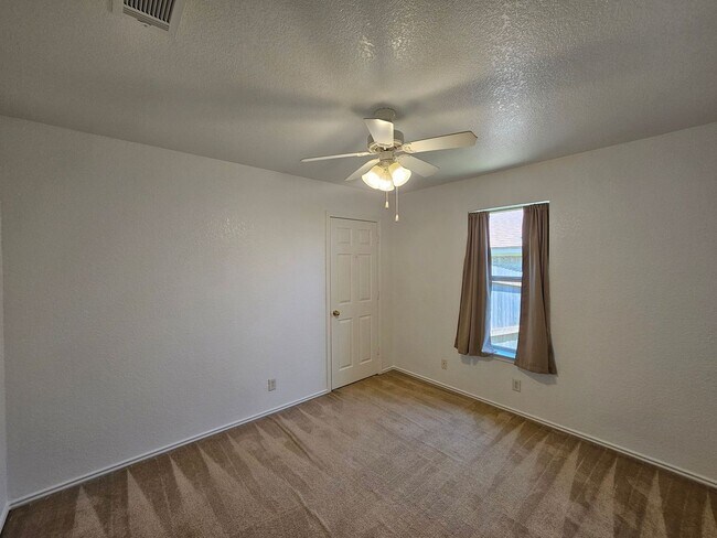 Building Photo - 3904 Frigate Dr