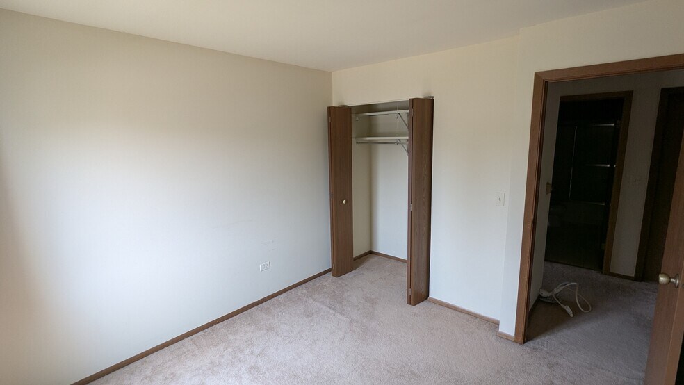 Building Photo - 541 Commanche Trl