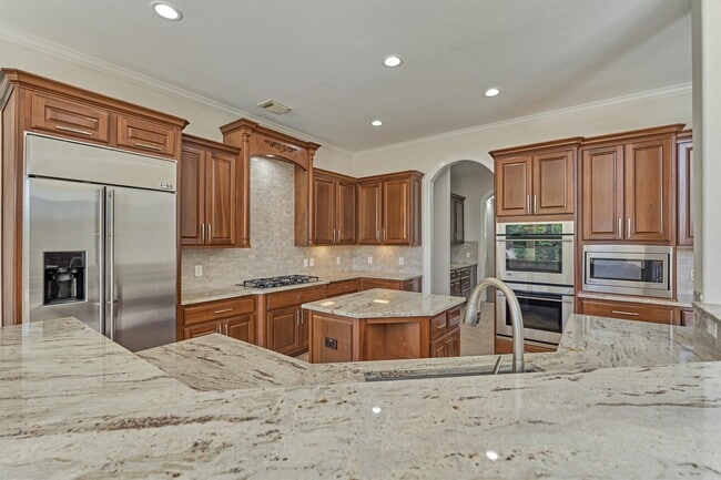 Building Photo - 23 Player Oaks Pl