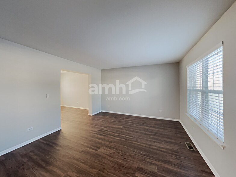 Building Photo - 1712 Tall Oaks Dr