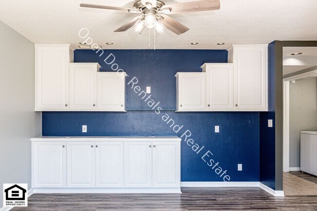 Building Photo - 8218 Fountainhead Dr